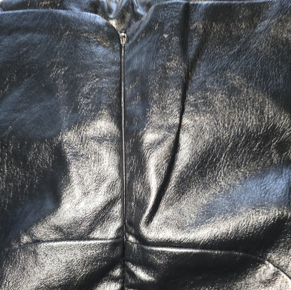 Forever 21 Plus Size Corset styled Faux Leather Skirt 2X - Picture 3 of 4